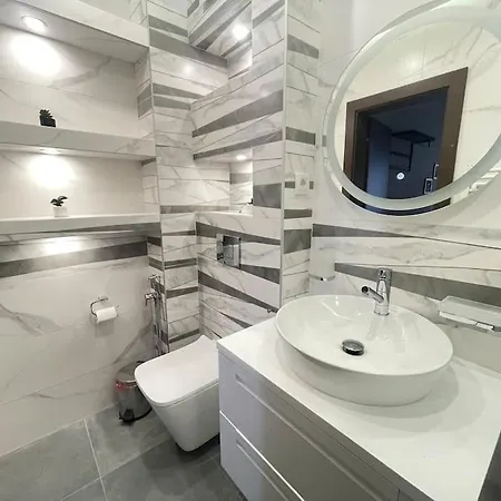 Elegance Estate - Free Parking Apartment *