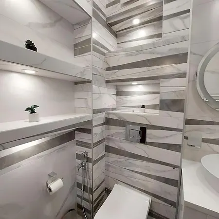 Elegance Estate - Free Parking Apartment *