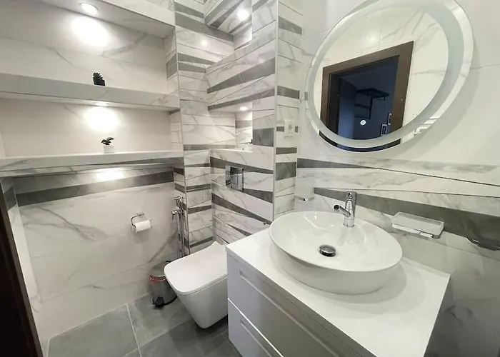 Elegance Estate - Free Parking Appartement *