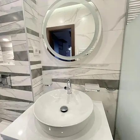 Апартамент Elegance Estate - Free Parking Варна