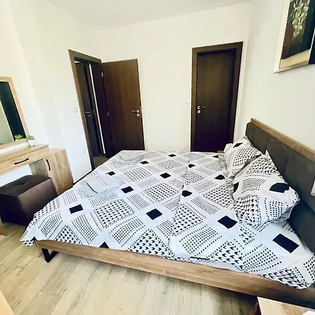 Elegance Estate - Free Parking * Varna