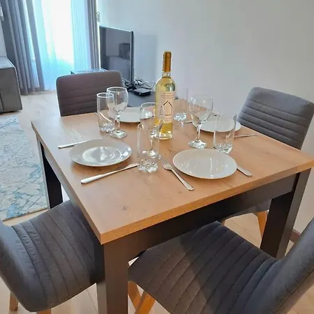 Elegance Estate - Free Parking Варна